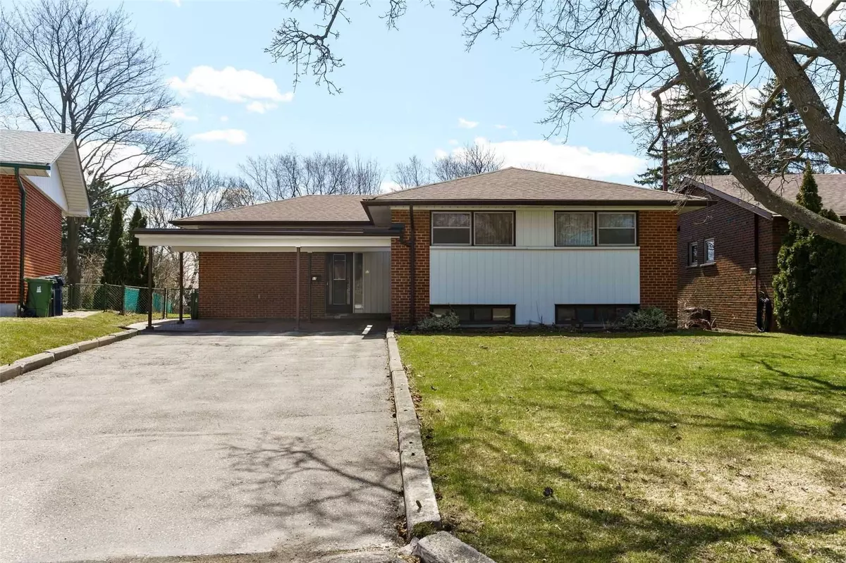 Toronto C13, ON M3A 1L8,17 Lionel Heights CRES