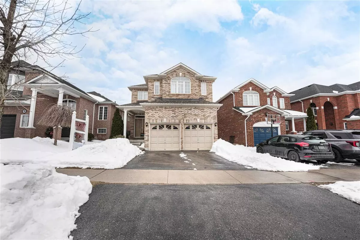 Whitby, ON L1M 1X8,7 Lurosa CRES