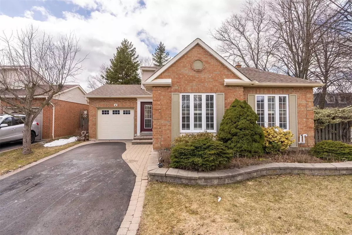 Whitby, ON L1N 7E8,4 Sandpiper CT