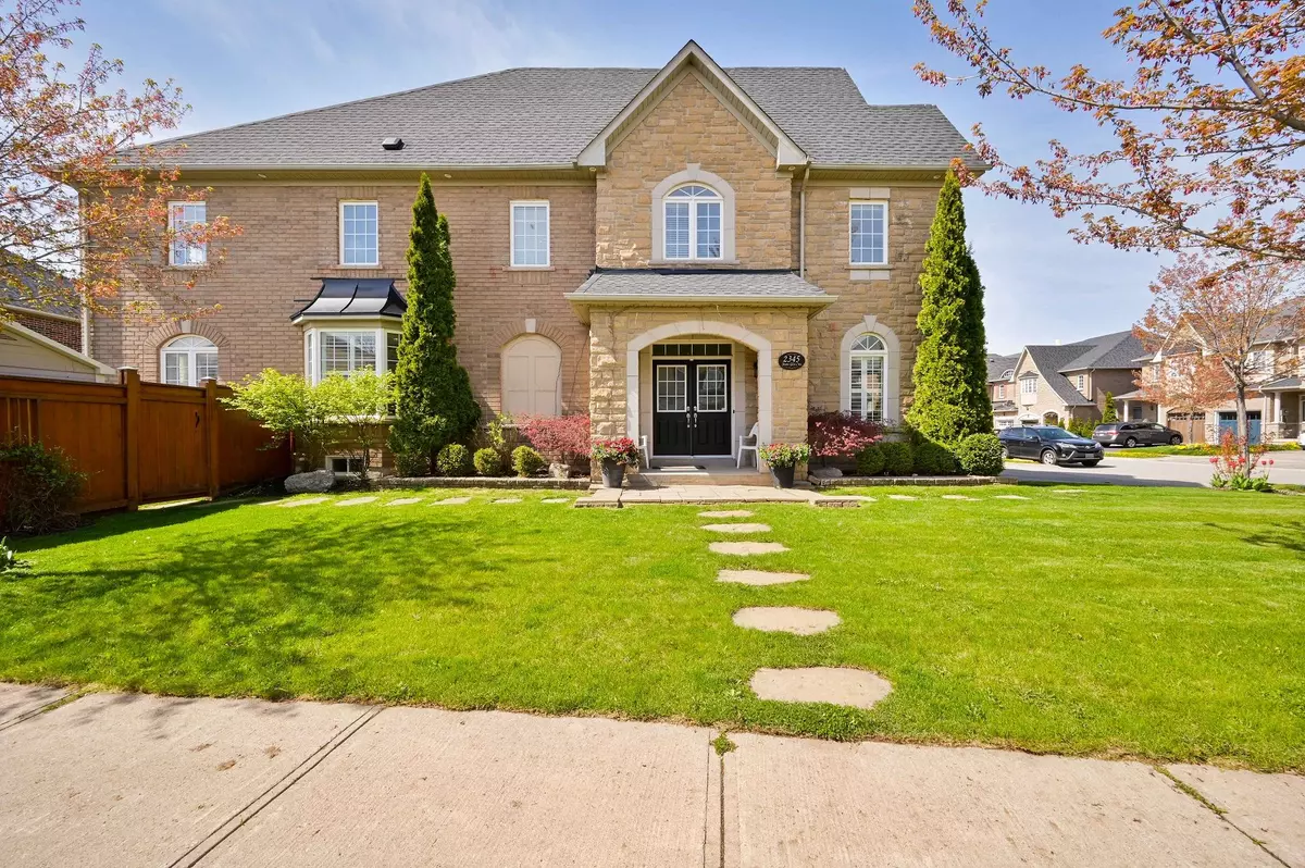 Oakville, ON L6M 0C7,2345 STONE GLEN CRES