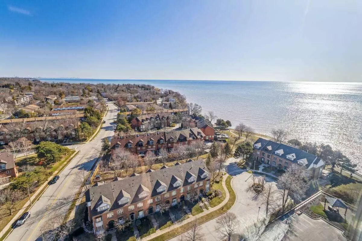 Oakville, ON L6L 5V1,2170 Marine DR #1801