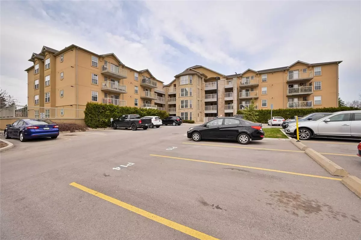 Halton, ON L6M 4N4,1480 Bishops Gate #408