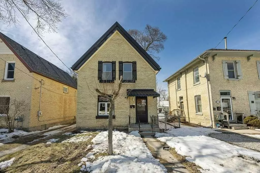 London, ON N5Z 2B3,13 Kitchener AVE