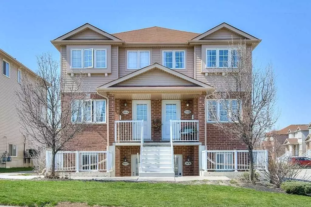 Kitchener, ON N2E 0A3,50 Howe DR #19B