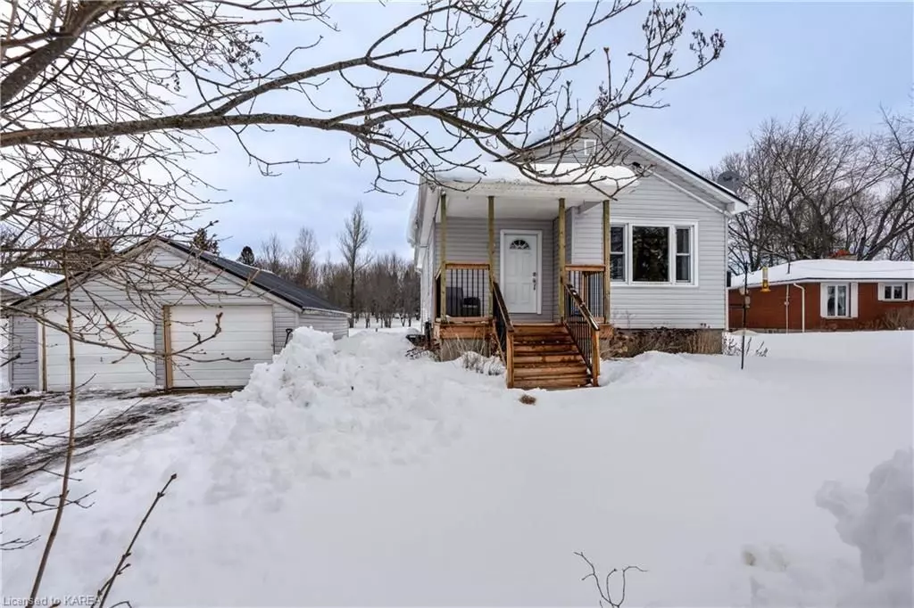 South Frontenac, ON K0H 2T0,2988 RUTLEDGE RD