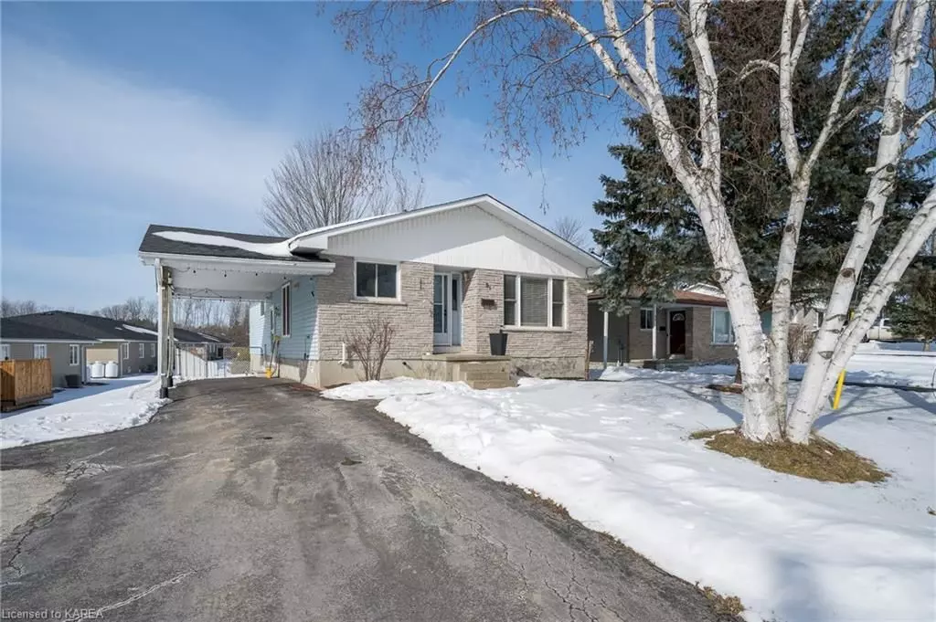 Greater Napanee, ON K7R 3T9,31 REID ST