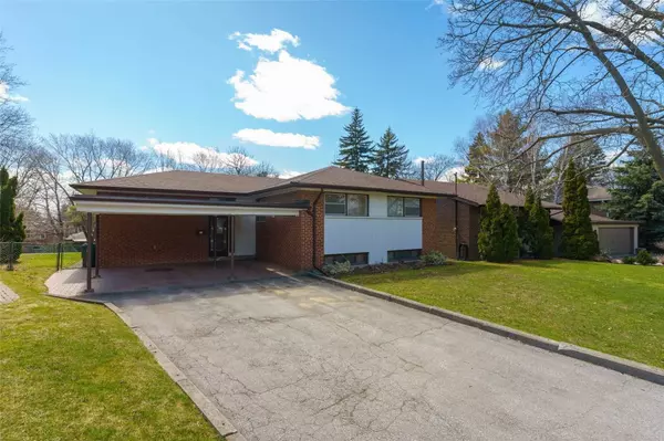 Toronto C13, ON M3A 1L8,17 Lionel Heights CRES