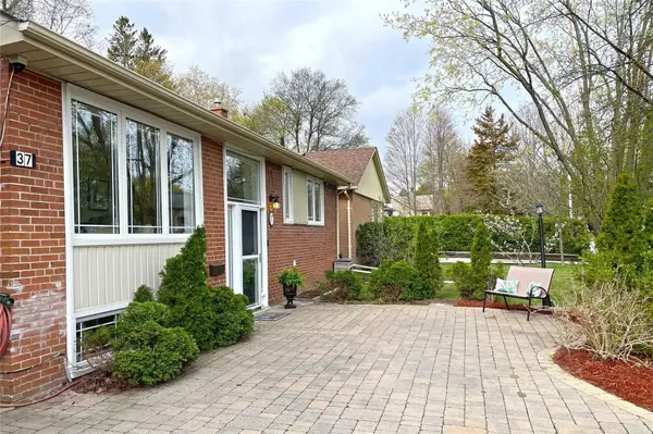 Toronto C13, ON M3B 2R9,37 Tremont CRES