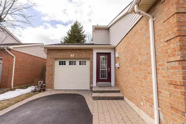 Whitby, ON L1N 7E8,4 Sandpiper CT