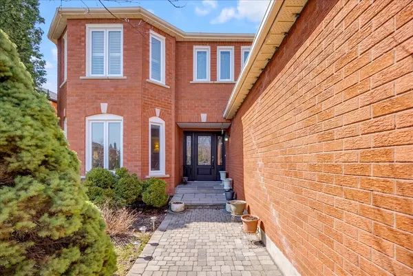 Newmarket, ON L3X 1H4,280 Kirby CRES