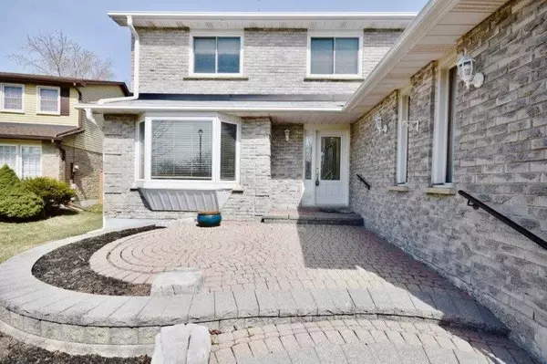 Newmarket, ON L3Y 6H4,34 Manning CRES