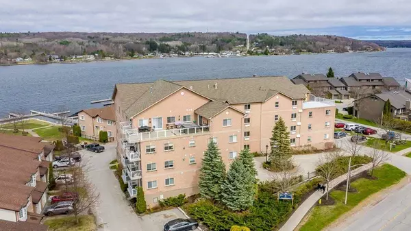 Penetanguishene, ON L9M 2H3,4 Beck BLVD #201