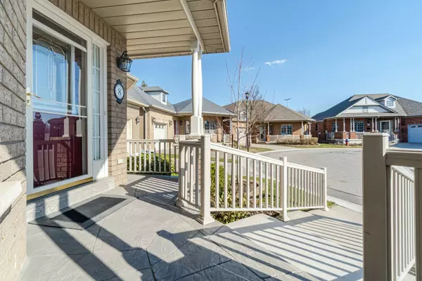 Brampton, ON L6R 1W5,8 Cricket CT