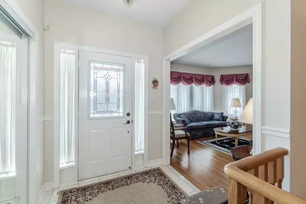 Brampton, ON L6R 1W5,8 Cricket CT