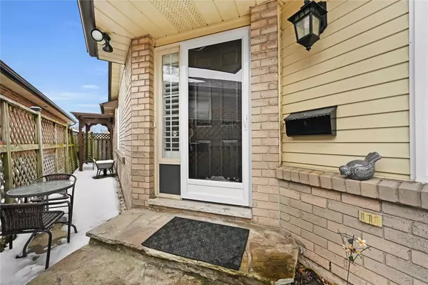 Burlington, ON L7S 2A9,1263 Nathaniel CRES