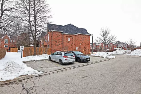 Mississauga, ON L5M 5W9,5940 Glen Erin DR #6A