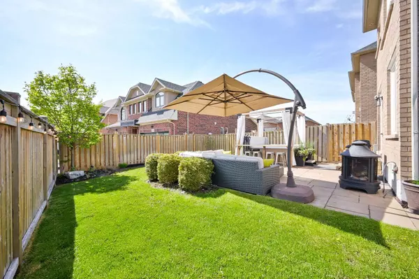 Oakville, ON L6M 0C7,2345 STONE GLEN CRES