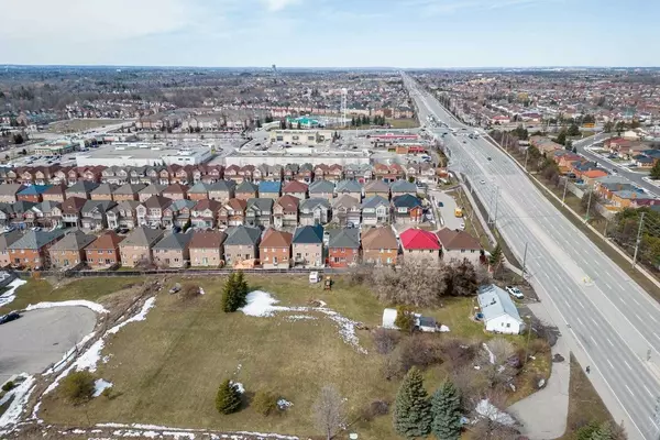 Brampton, ON L6Y 5R8,44 Maddybeth CRES