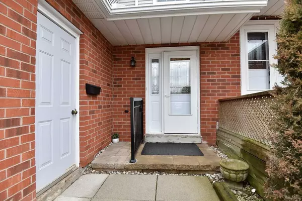 Burlington, ON L7P 4R6,2065 Amherst Heights CT #17