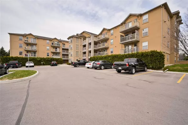 Halton, ON L6M 4N4,1480 Bishops Gate #408