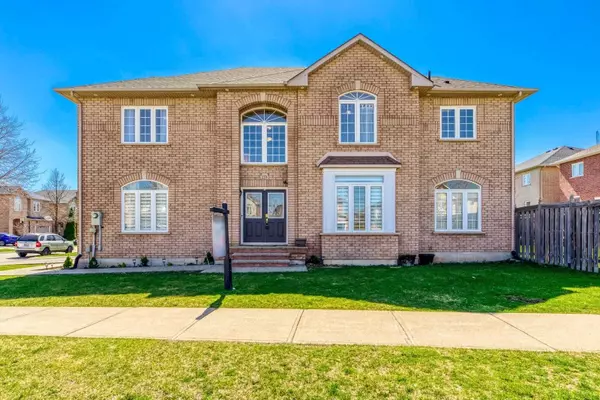 Oakville, ON L6M 4V4,2374 Grand Oak TRL