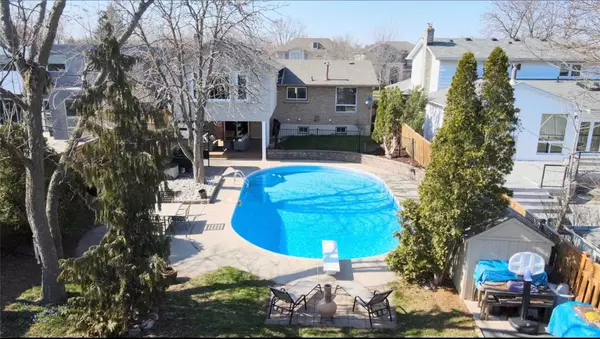 Oakville, ON L6L 2H8,2388 Yolanda DR