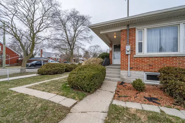 Kitchener, ON N2H 3L1,184 Ottawa ST N