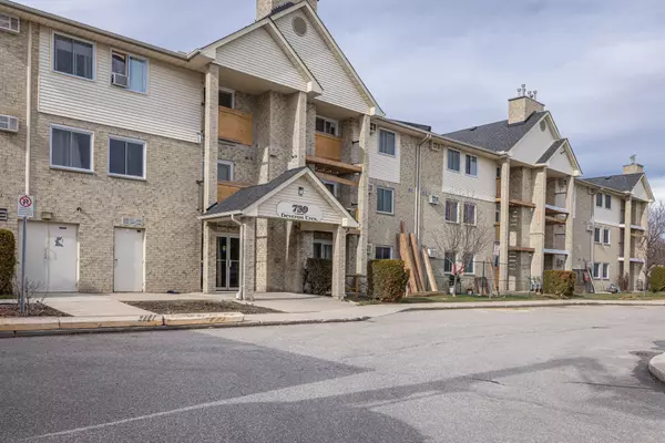 London, ON N5Z 4Y1,739 Deveron CRES #210