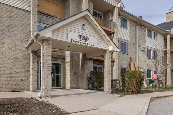 London, ON N5Z 4Y1,739 Deveron CRES #210