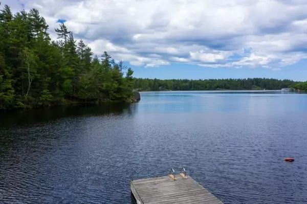 Georgian Bay, ON P0E 1E0,18558 GEORGIAN BAY SHORE N/A