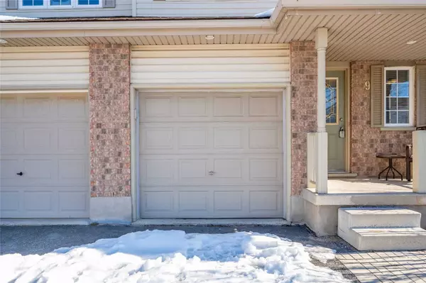 Cambridge, ON N1T 1X7,9 Crawford CRES