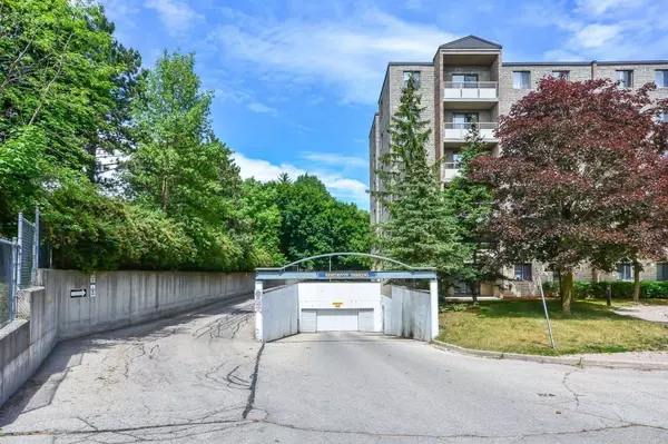 Guelph, ON N1H 7J7,93 Westwood RD #407