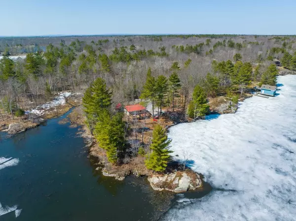 Georgian Bay, ON L0K 1S0,621 Sweets Portage RD