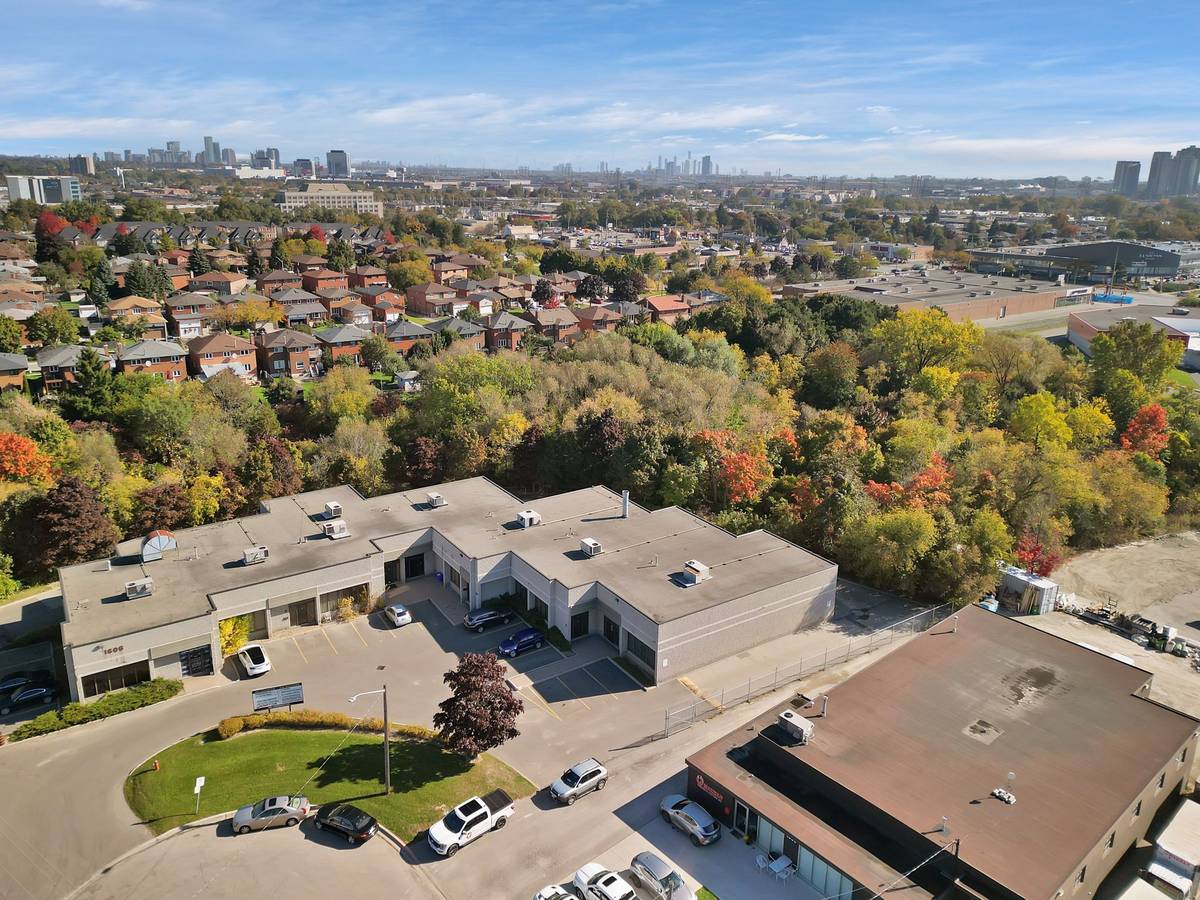 Mississauga, ON L4X 1M6,1606 Sedlescomb DR #12