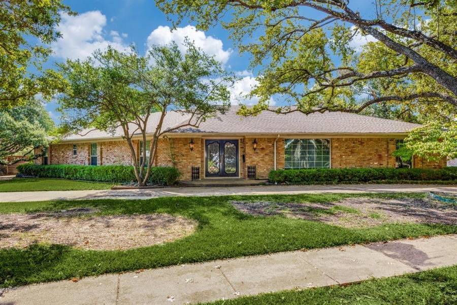 6176 Brandeis Lane, Dallas, TX 75214