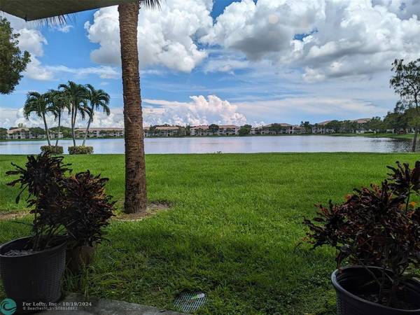 5011 Wiles Rd  #108, Coconut Creek, FL 33073