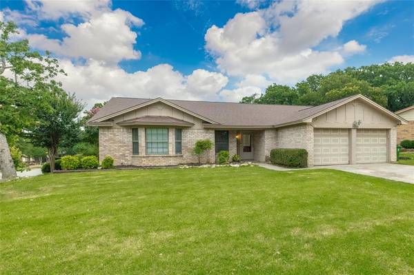 7320 Forrest Court, North Richland Hills, TX 76182