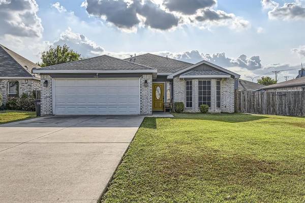 7929 Buttonwood Drive, Fort Worth, TX 76137