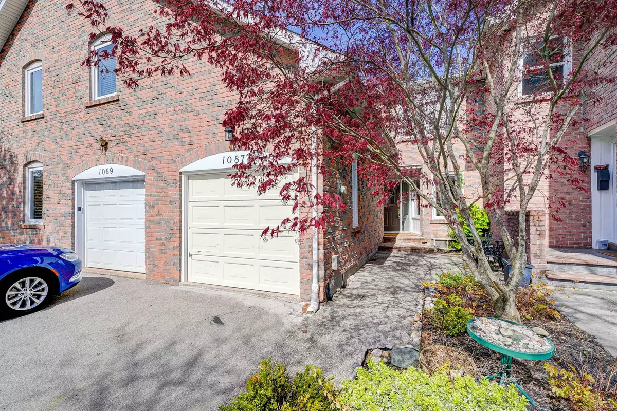 Oakville, ON L6M 1C5,1087 Runnymead CRES