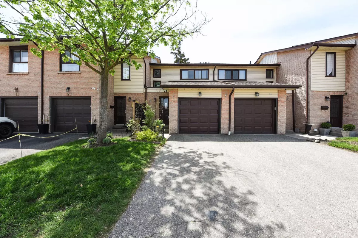 Brampton, ON L6V 3M9,21 Collins CRES