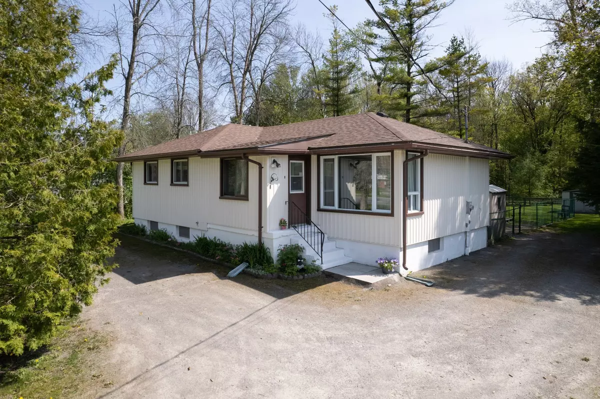 Prince Edward County, ON K0K 1L0,21599 Loyalist Pkwy