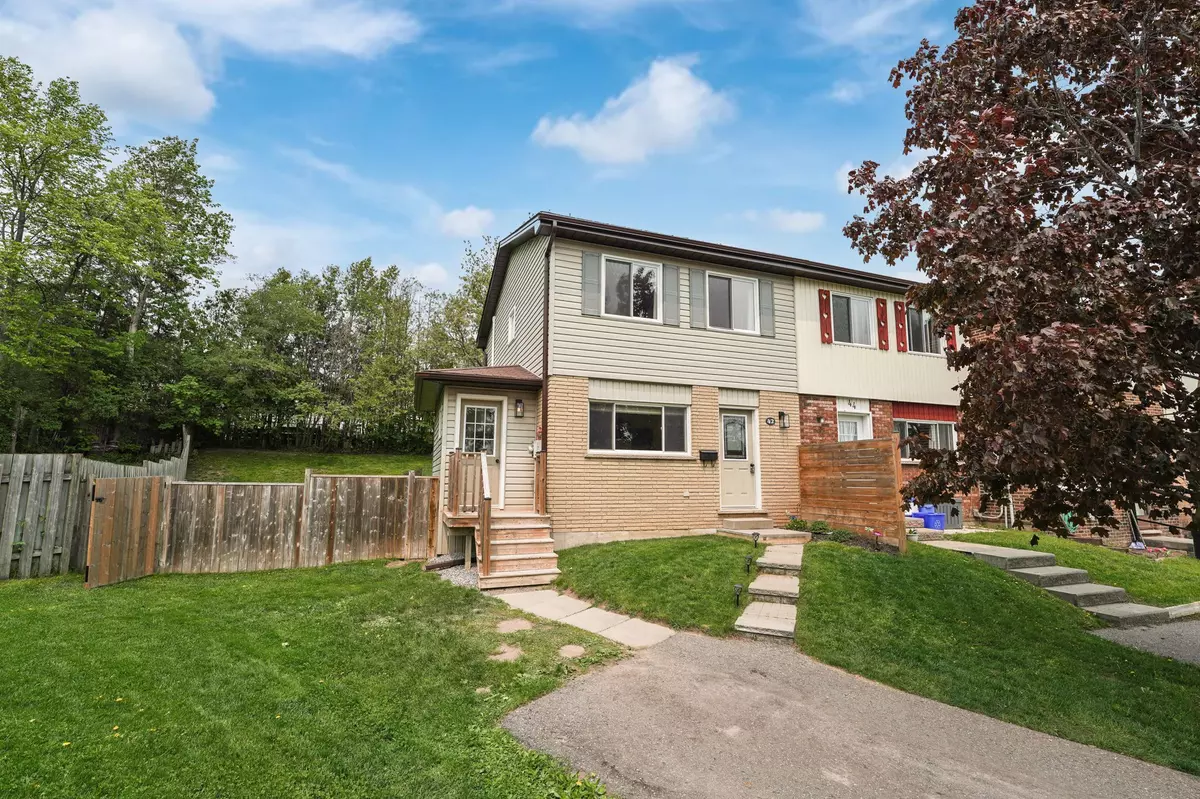 Peterborough, ON K9K 1N6,42 Applewood CT