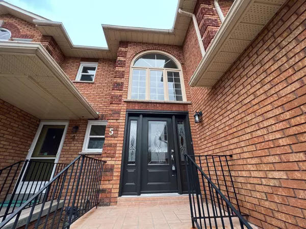 Whitchurch-stouffville, ON L4A 8C2,5 Opal CT