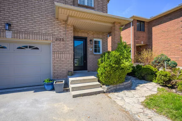 Oakville, ON L6M 3W9,2123 Glenhampton RD