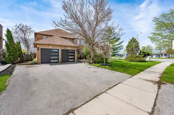 Oakville, ON L6M 2W4,1378 Pilgrims WAY