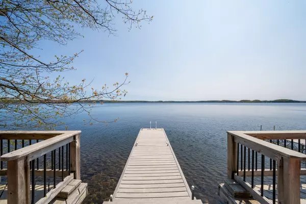 Muskoka Lakes, ON P0B 1M0,1103 Stroud Beach RD