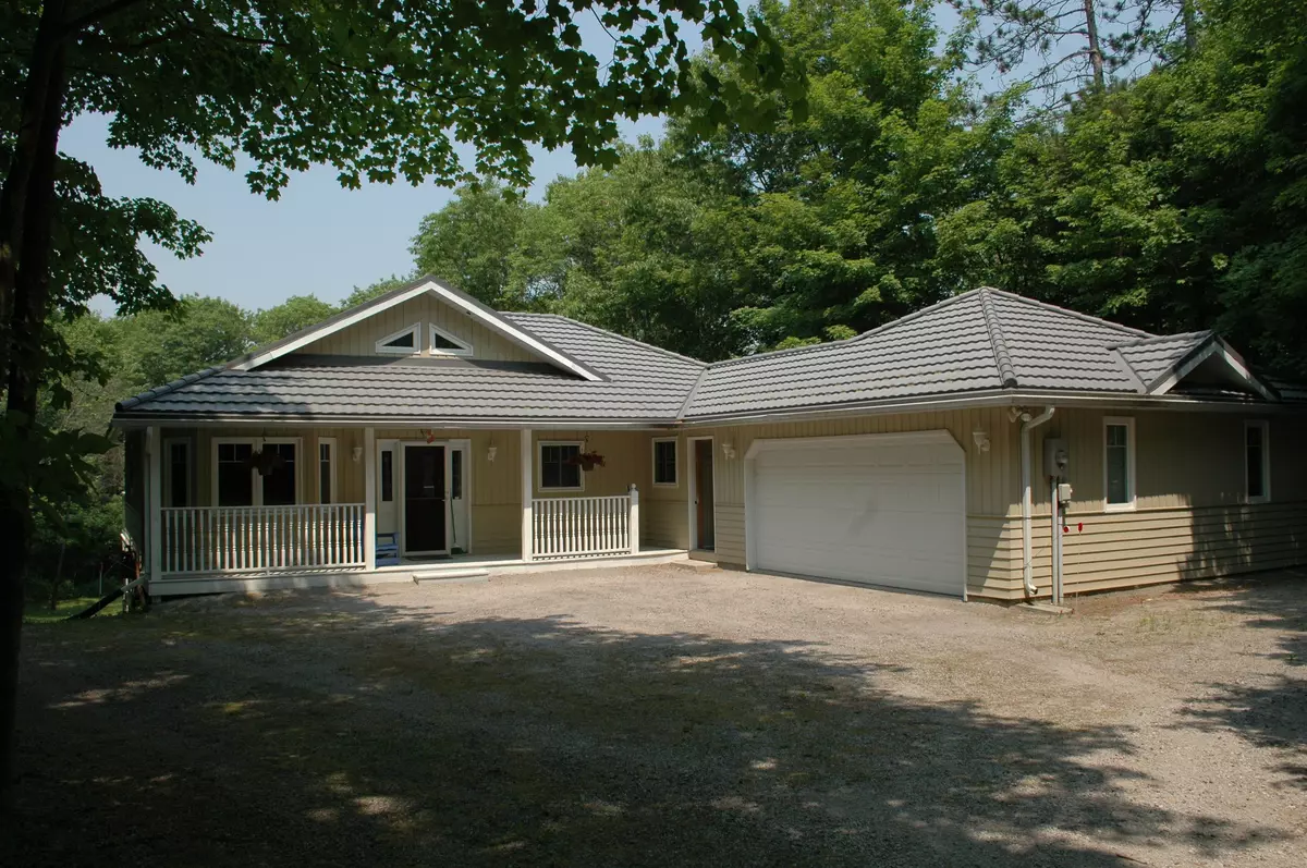 Oro-medonte, ON L4M 4Y8,39 Cathedral Pines RD