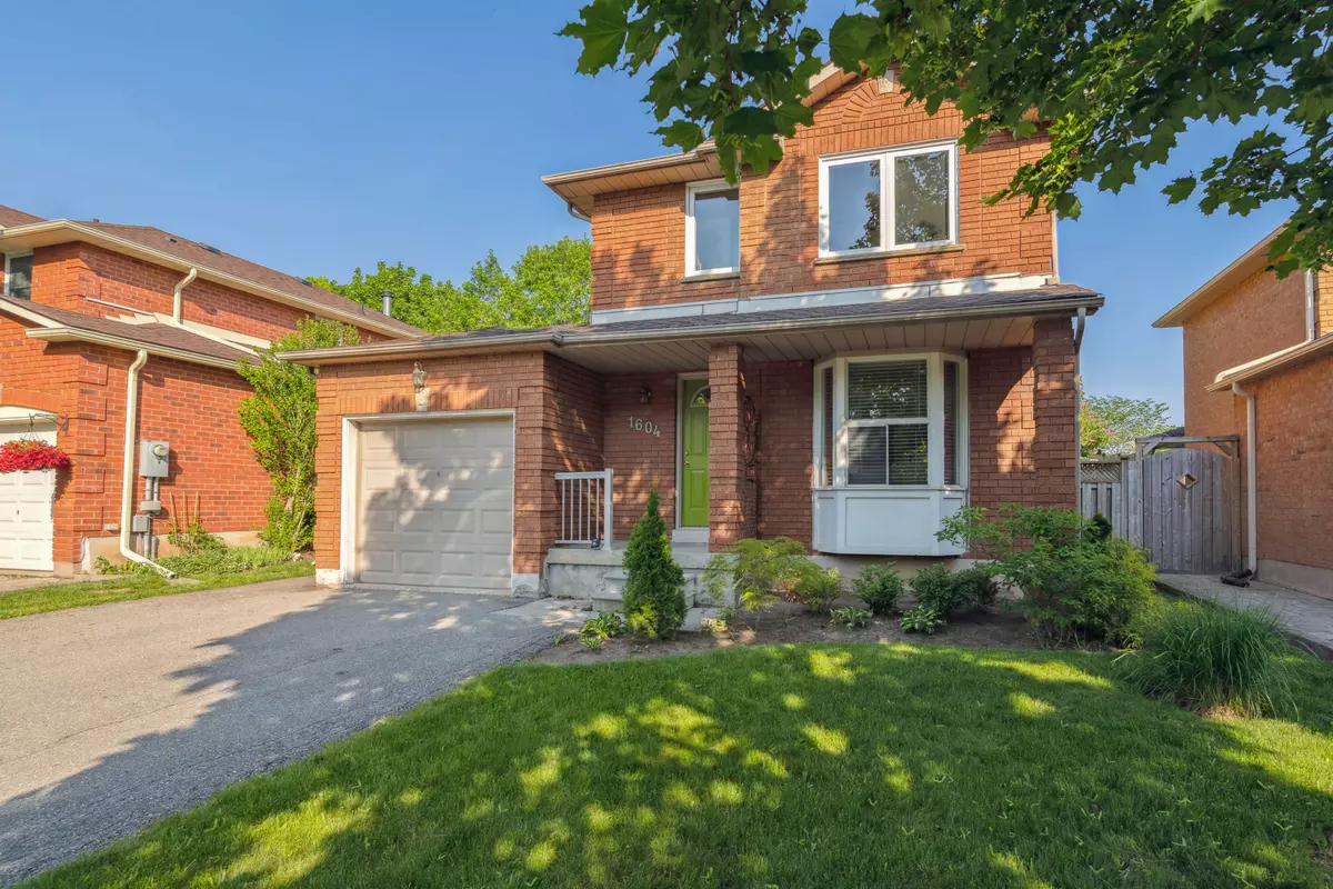 Oakville, ON L6M 3E2,1604 Parish LN