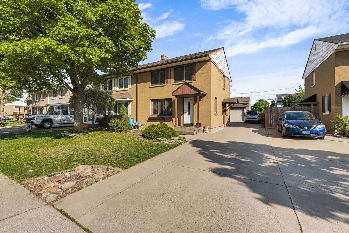 Windsor, ON N9B 1T3,2255 Secord AVE