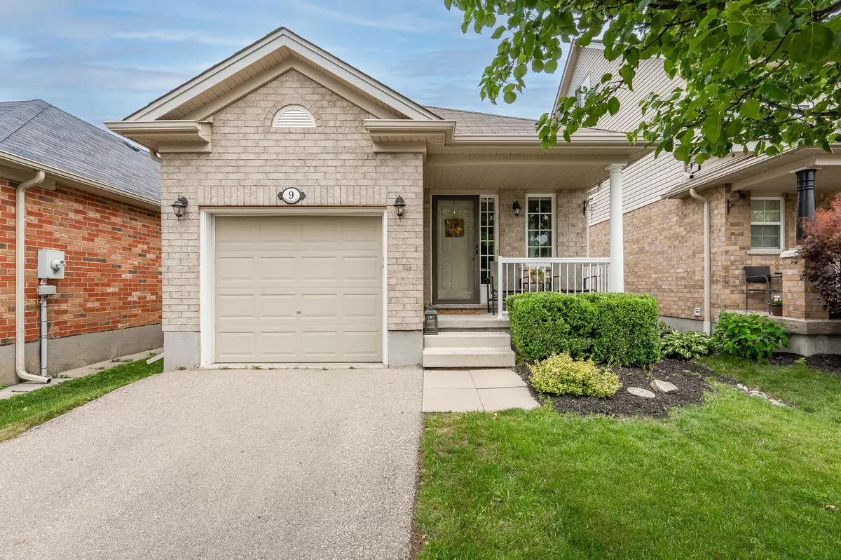 Guelph, ON N1E 0E1,9 Deshane ST